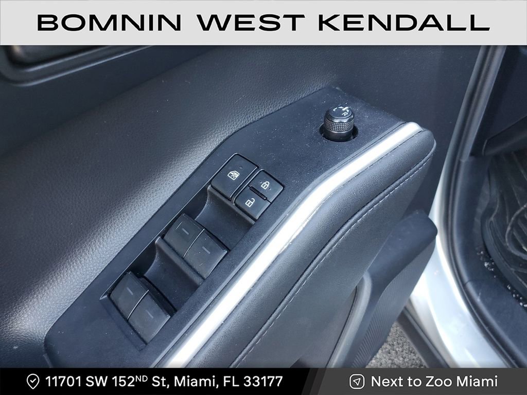 Used 2020 Toyota Highlander L image 21