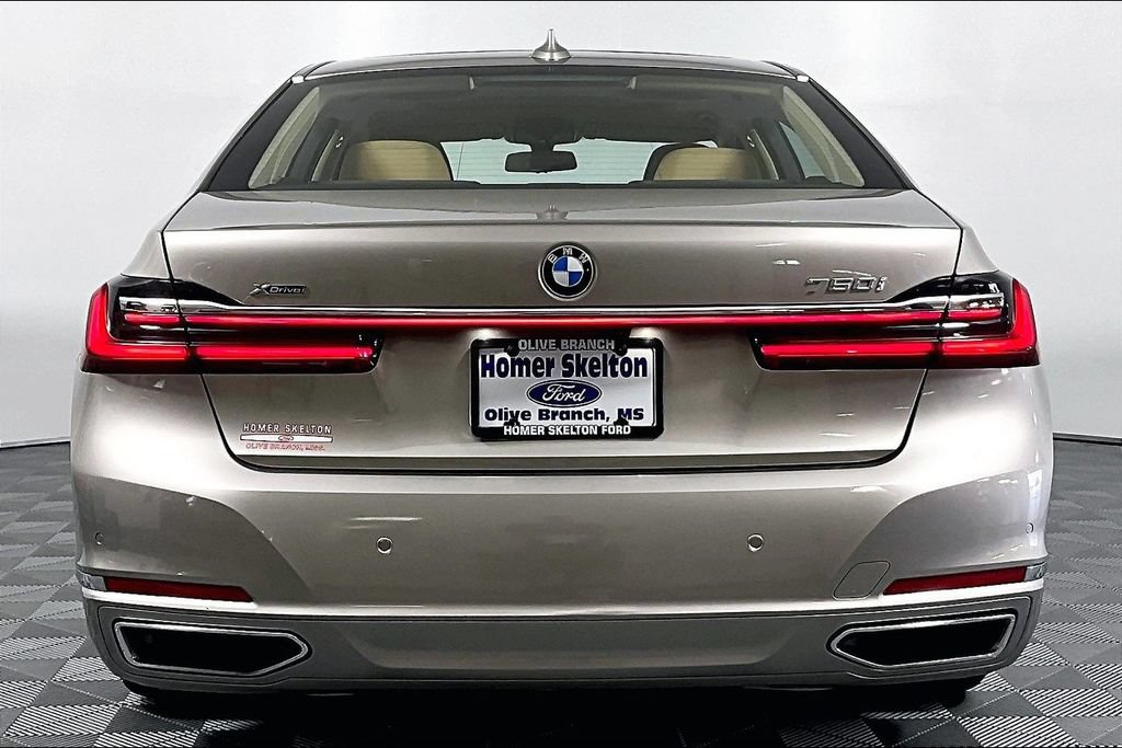 Used 2022 BMW 750Li xDrive AWD/4WD image 4