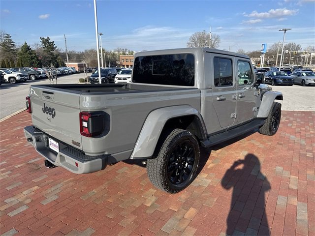 Used 2022 Jeep Gladiator Overland image 36