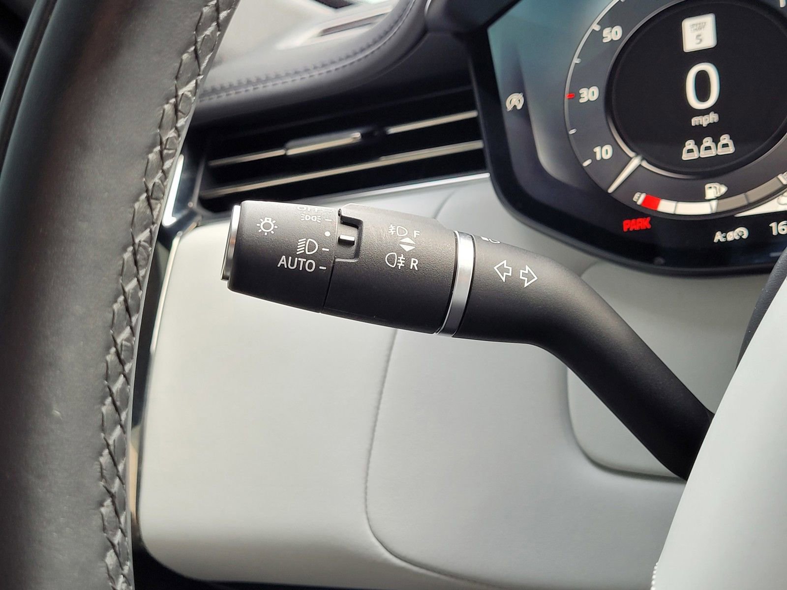 Used 2024 Land Rover Range Rover Sport SE image 21