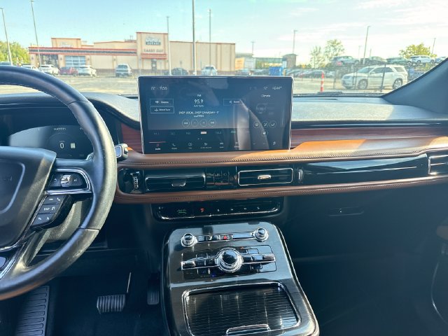 Used 2023 Lincoln Nautilus Reserve AWD/4WD image 20