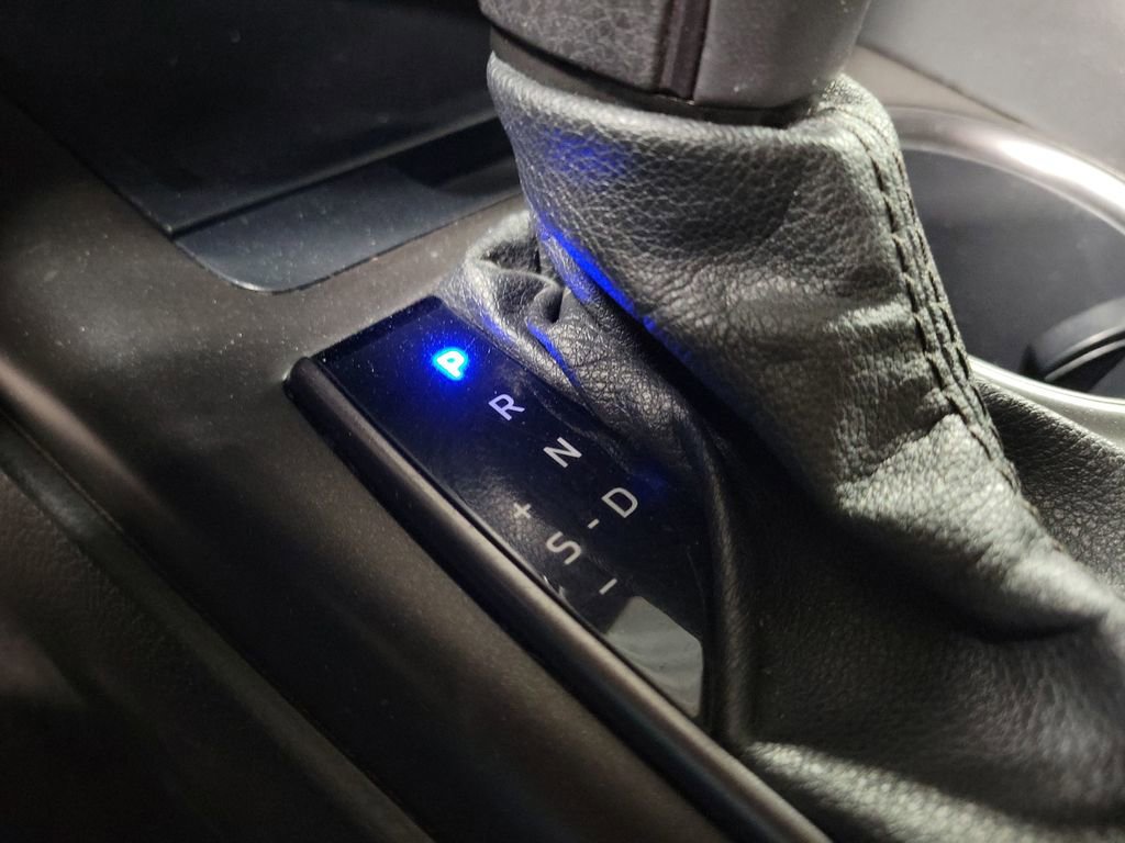 Used 2021 Toyota Camry SE FWD image 15