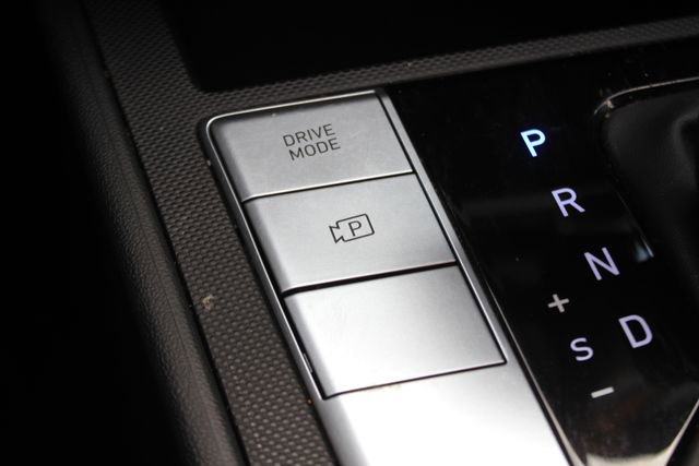 Used 2023 Hyundai Elantra SEL FWD image 9