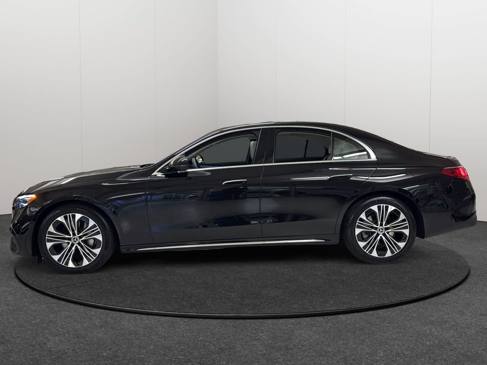 New 2027 Mercedes-Benz E 350 4MATIC Sedan image 3