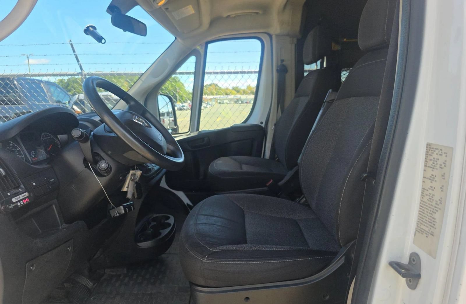 Used 2019 RAM ProMaster 3500 w/ Premium Appearance Group FWD image 5