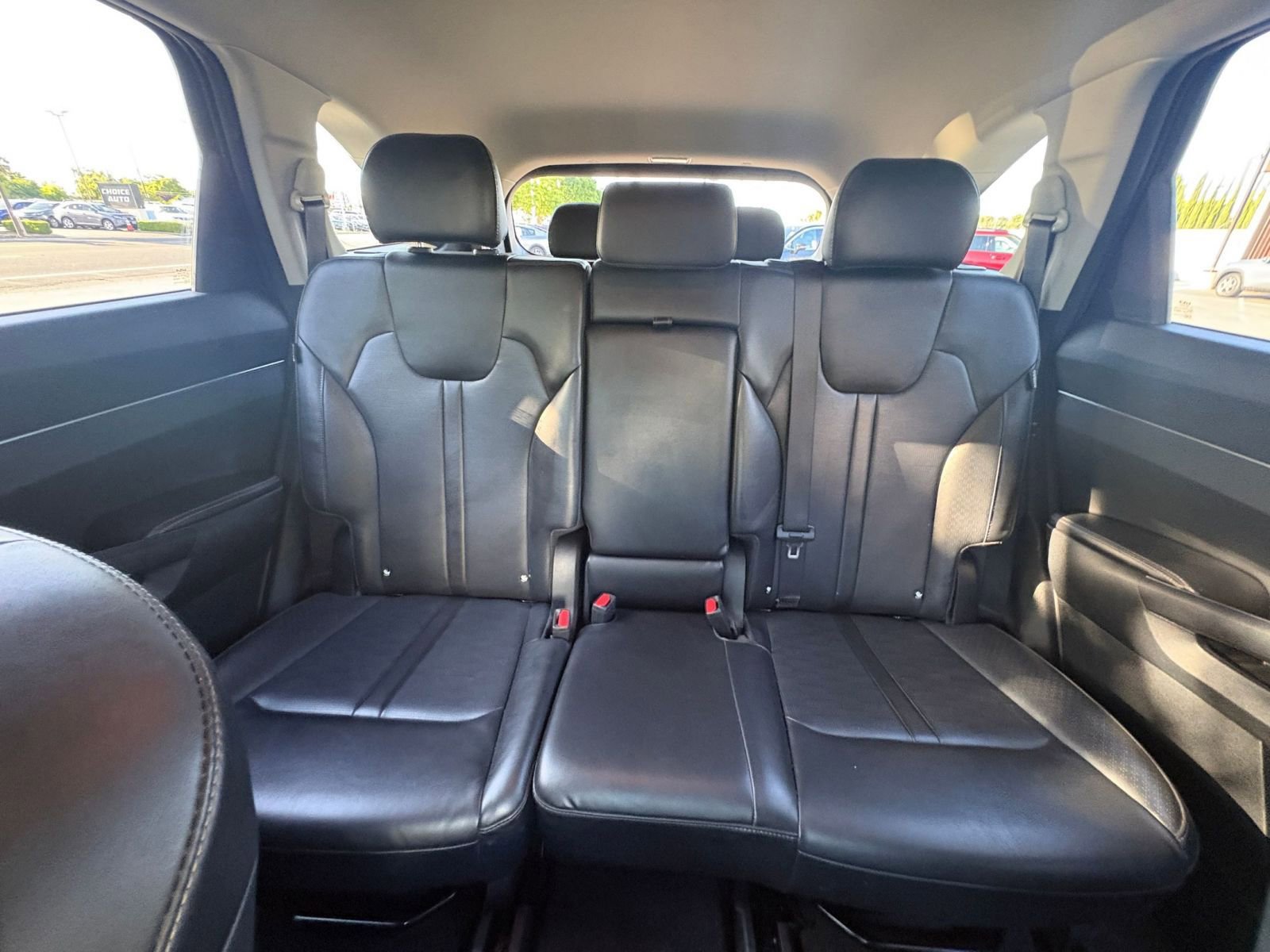 Used 2024 Kia Sorento S FWD image 41