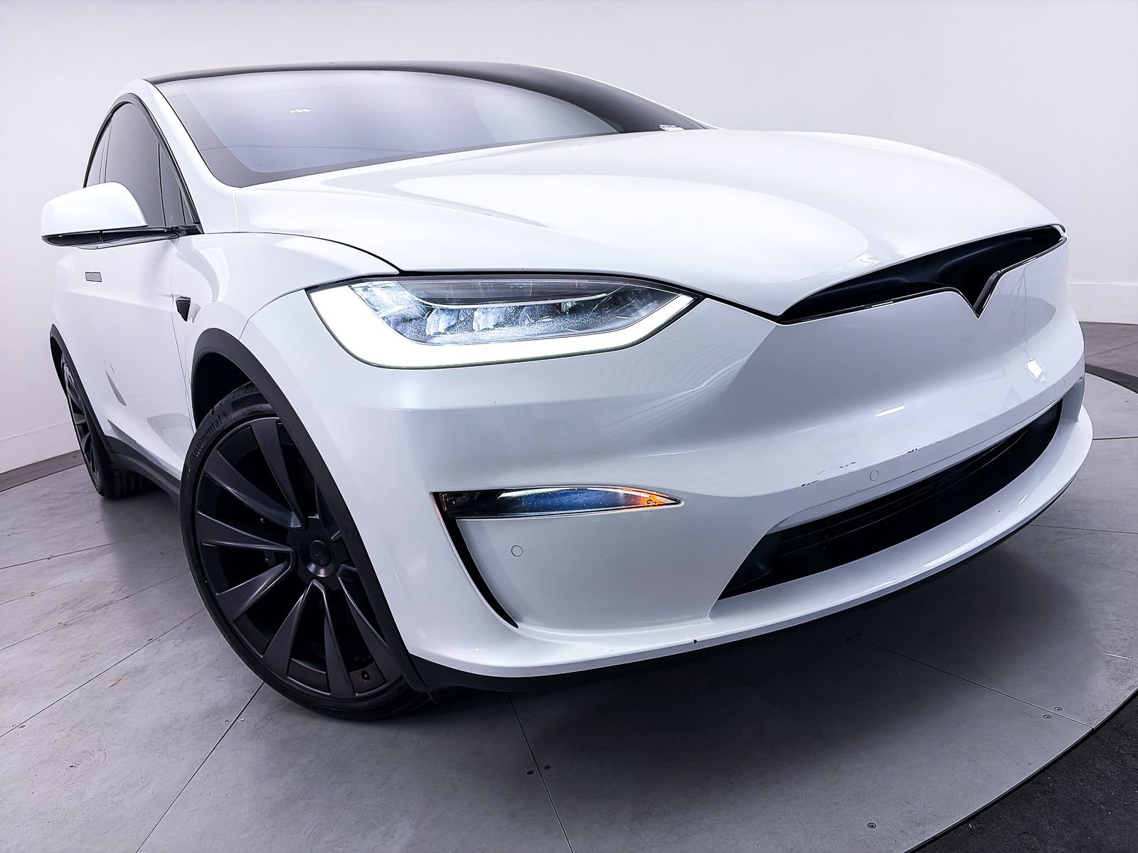 Used 2022 Tesla Model X Plaid image 7