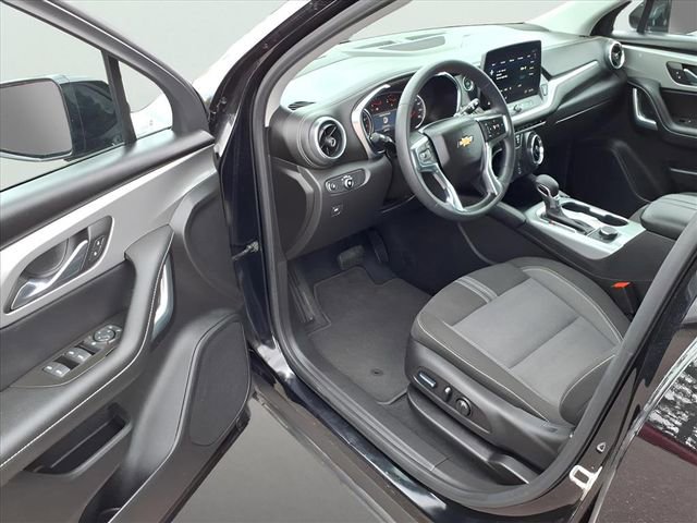 Used 2025 Chevrolet Blazer LT image 10