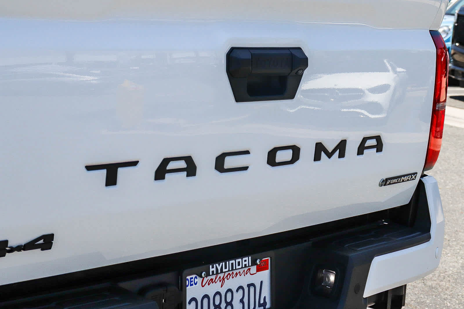Used 2024 Toyota Tacoma TRD Off-Road w/ TRD Off Road Upgrade Package AWD/4WD image 12