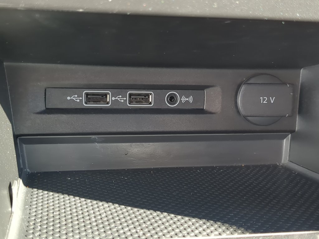 Used 2018 Volkswagen Tiguan SE w/ Panoramic Sunroof Package FWD image 25