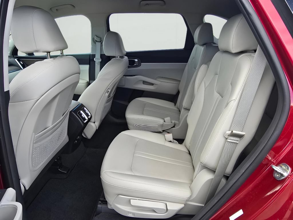 Used 2022 Kia Sorento EX FWD image 11