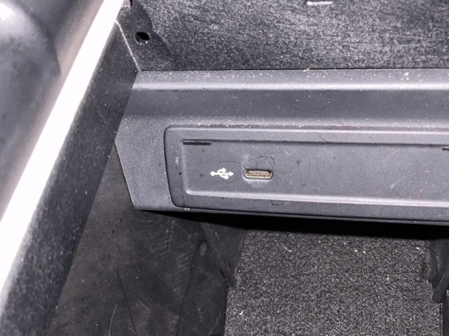 Used 2020 Mercedes-Benz GLB 250 4MATIC image 25