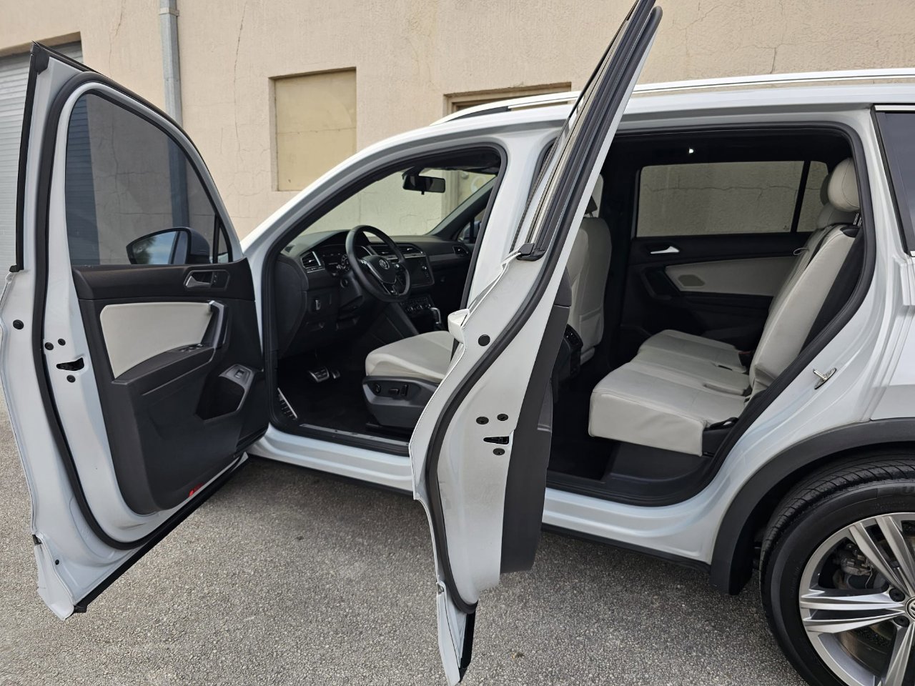 Used 2019 Volkswagen Tiguan SEL R-Line image 20