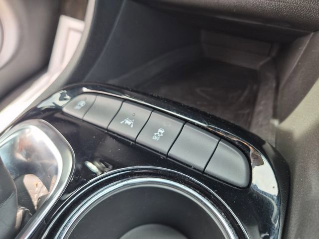 Used 2023 Buick Encore GX Preferred w/ Cold Weather Comfort Package FWD image 32