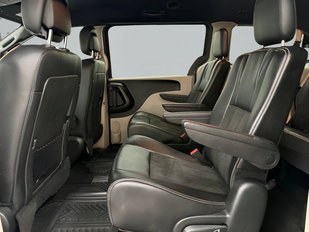 Used 2019 Dodge Grand Caravan SXT FWD image 13