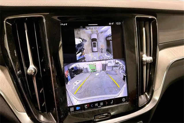 Certified 2024 Volvo V60 B5 Cross Country Ultimate w/ Protection Package Premier image 22