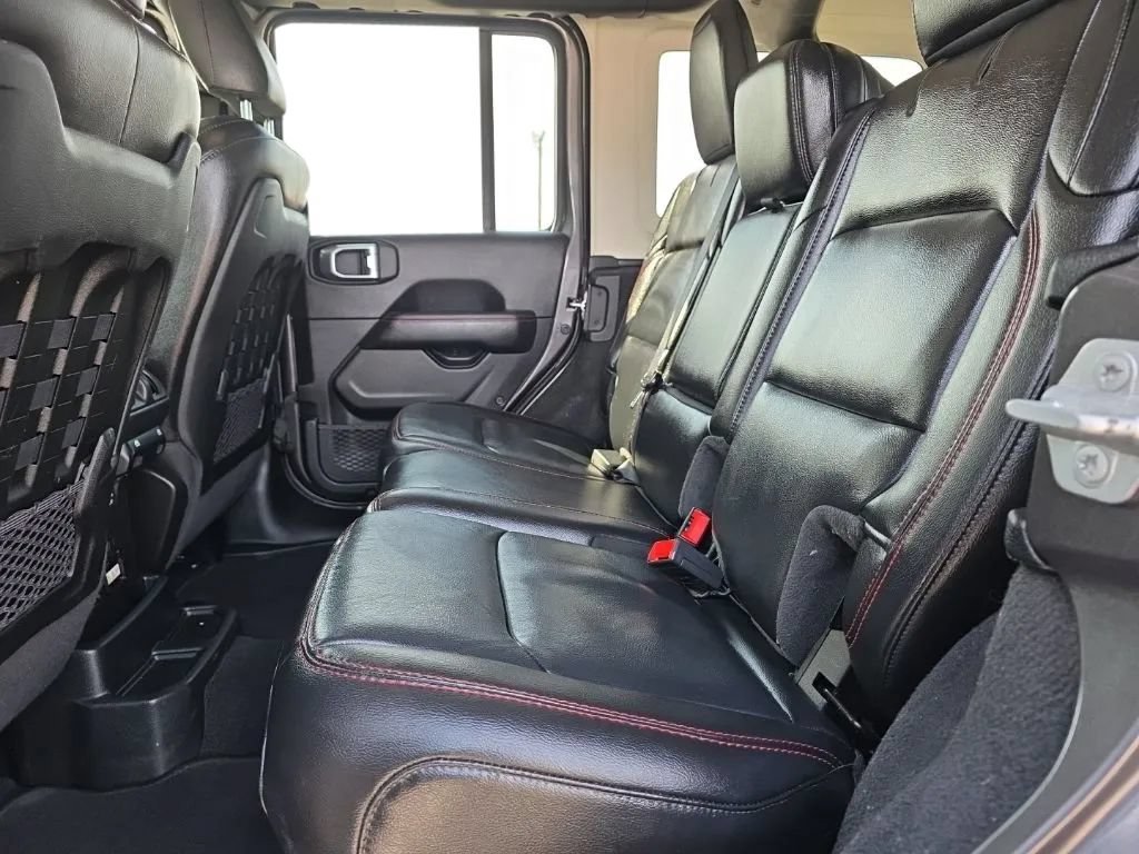 Used 2021 Jeep Wrangler Unlimited Rubicon w/ LED Lighting Group AWD/4WD image 16