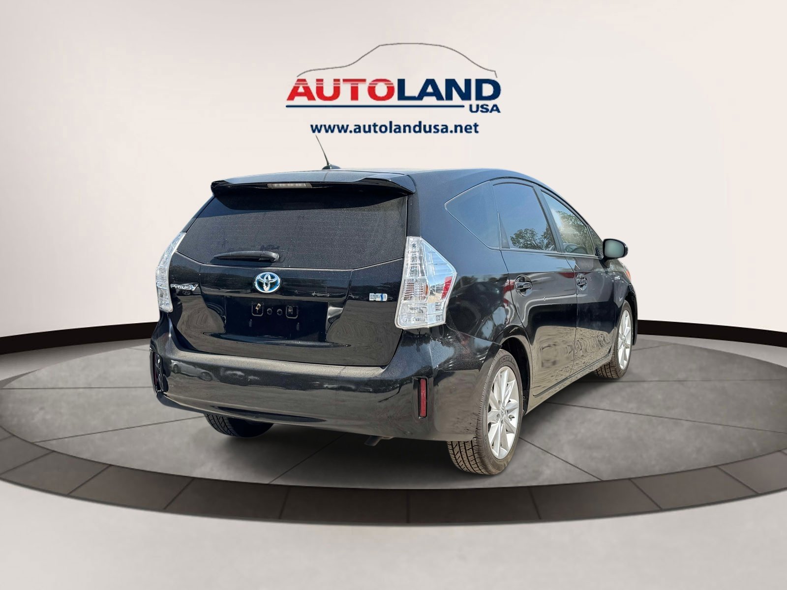Used 2014 Toyota Prius V Five FWD image 3