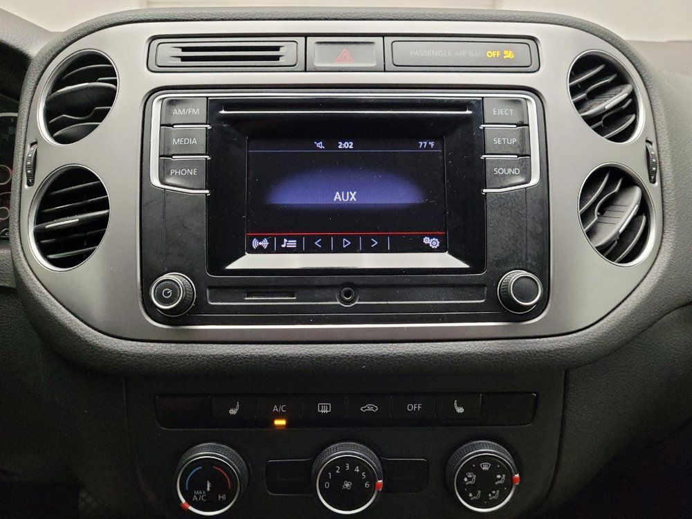 Used 2016 Volkswagen Tiguan S image 25