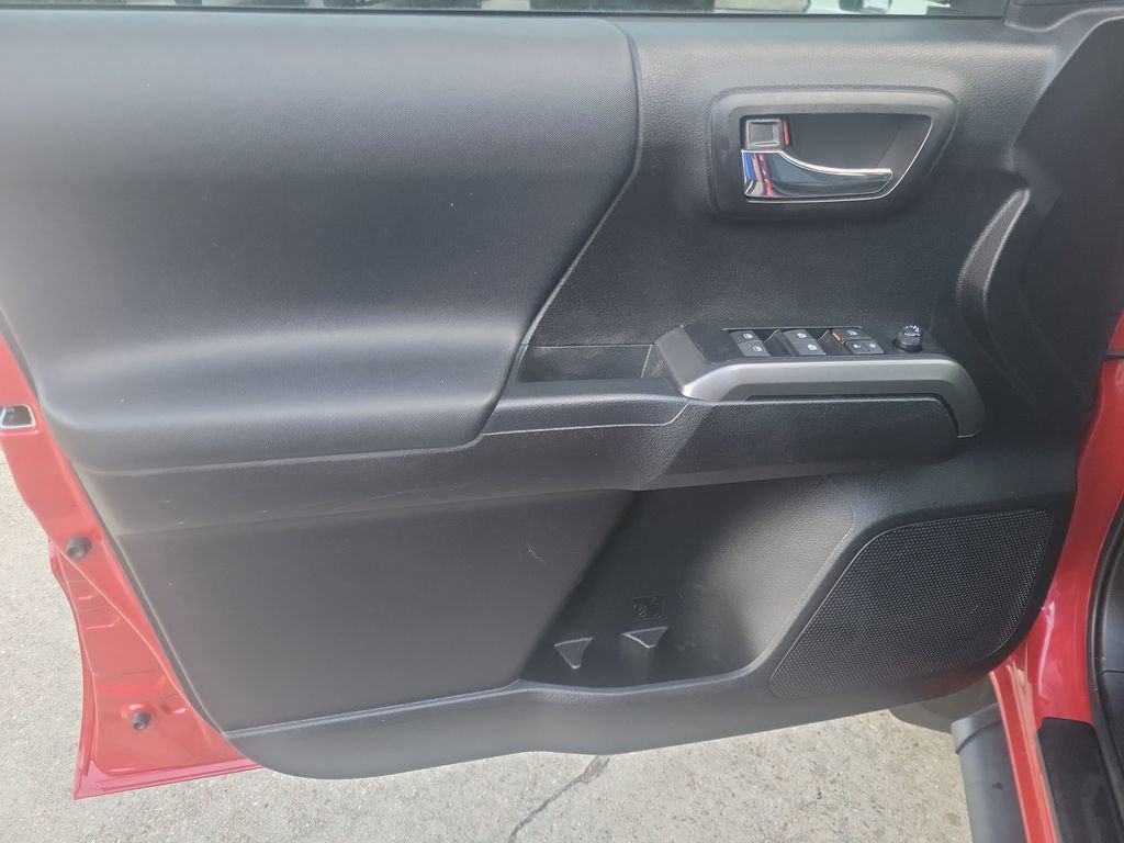 Certified 2023 Toyota Tacoma TRD Off-Road image 11