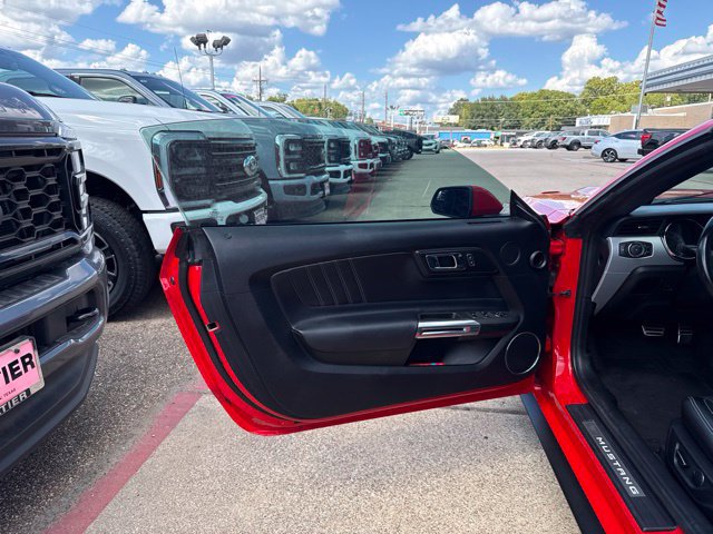 Used 2017 Ford Mustang GT Premium RWD image 4
