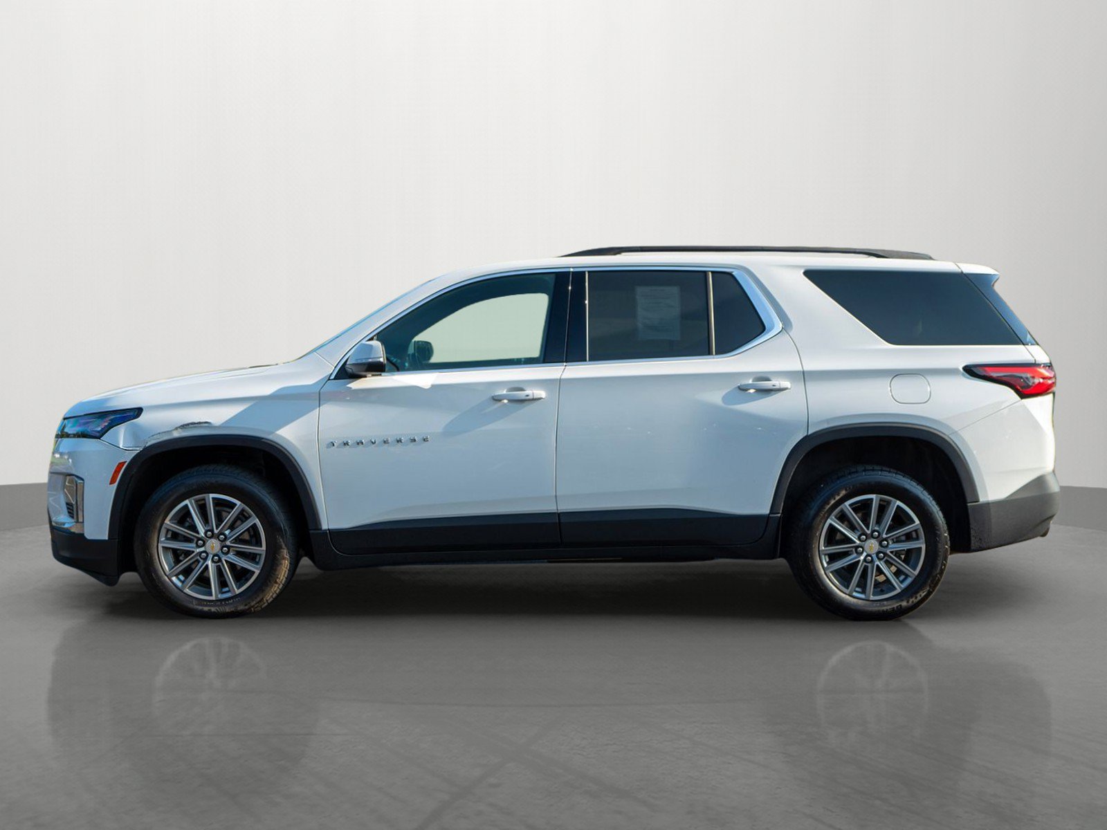 Used 2023 Chevrolet Traverse LT AWD/4WD image 4