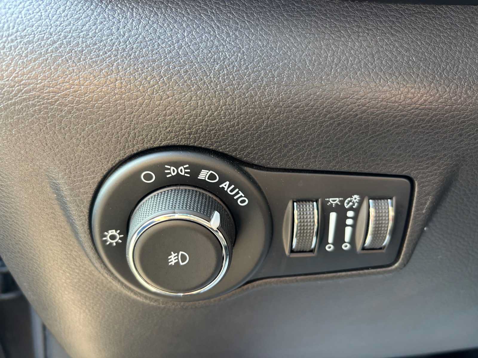 Used 2023 Jeep Compass Limited AWD/4WD image 20