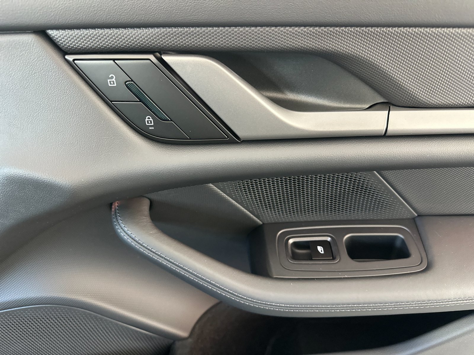 New 2026 Porsche Taycan AWD/4WD image 19