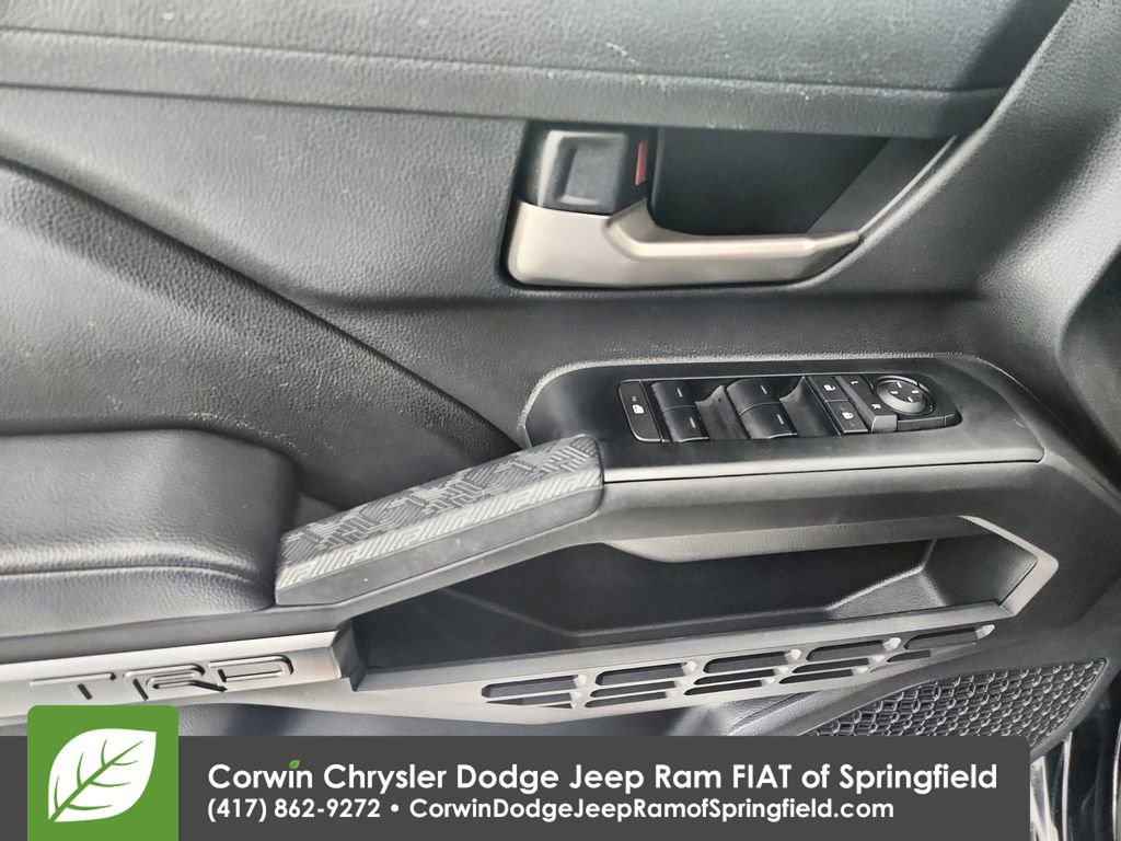 Used 2025 Toyota Tacoma TRD Off-Road image 20