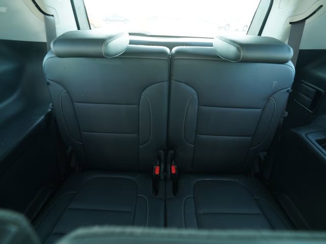 Used 2023 GMC Acadia SLT FWD image 27