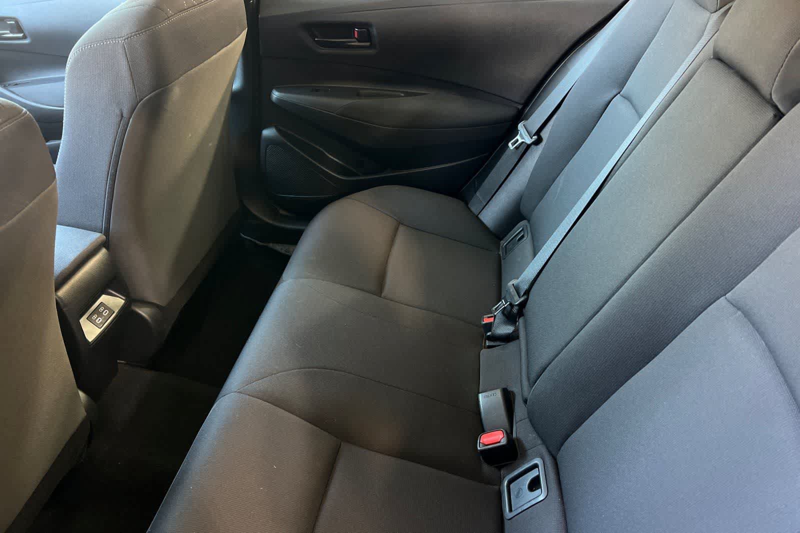 Used 2025 Toyota Corolla LE FWD image 5
