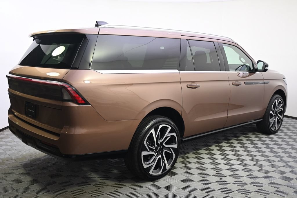 New 2026 Lincoln Navigator L Black Label AWD/4WD image 7
