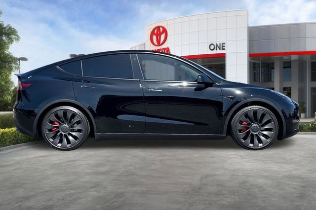 Used 2022 Tesla Model Y Performance AWD/4WD image 3