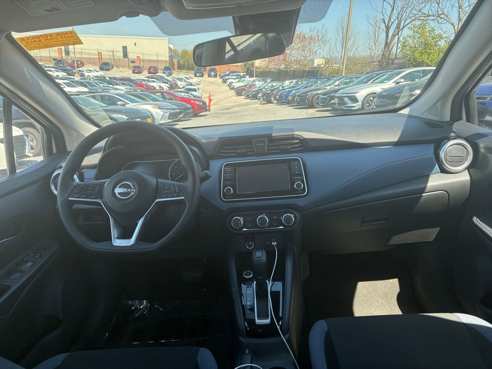 Used 2025 Nissan Versa SV image 28