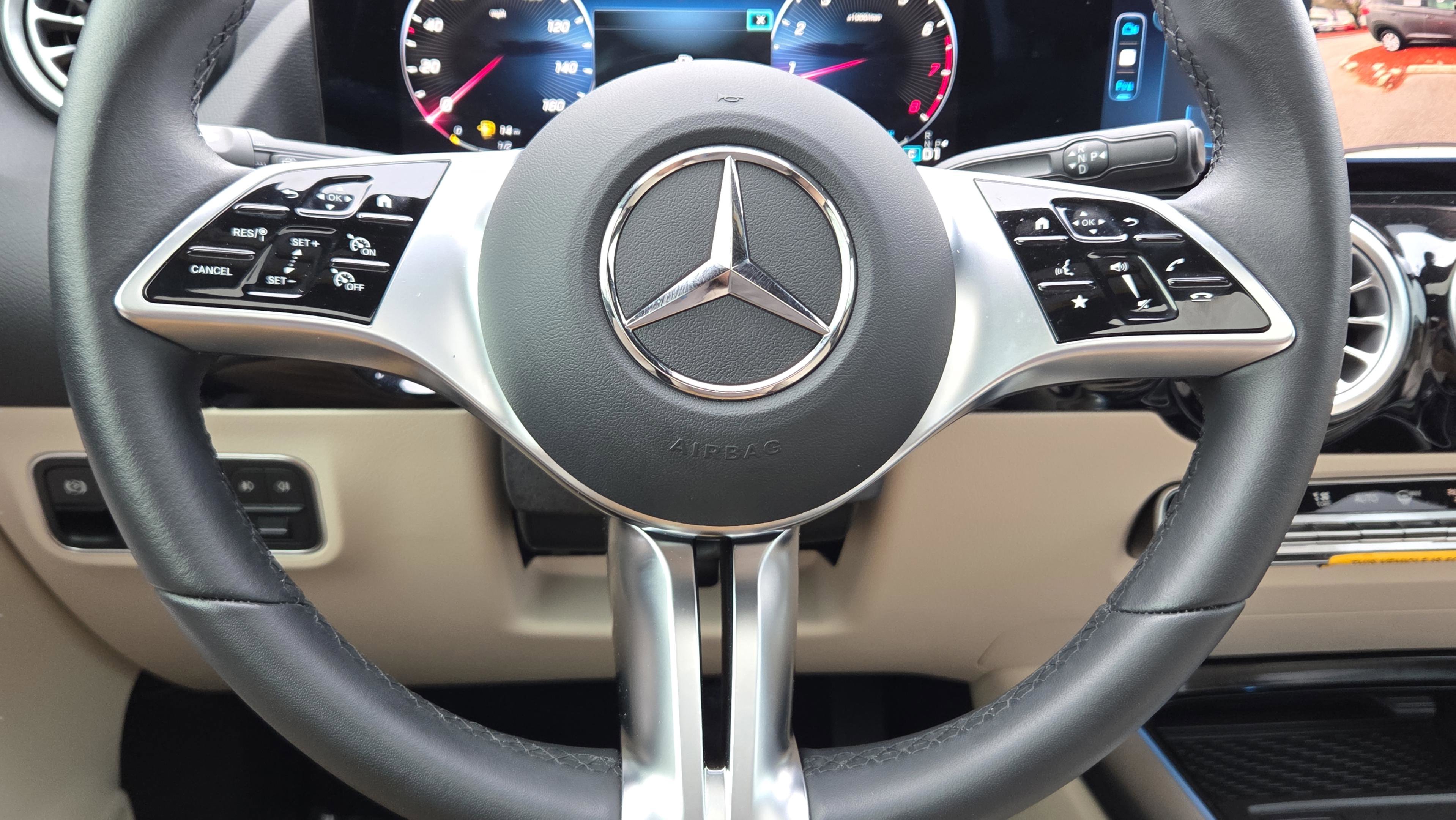 Used 2025 Mercedes-Benz GLA 250 image 14