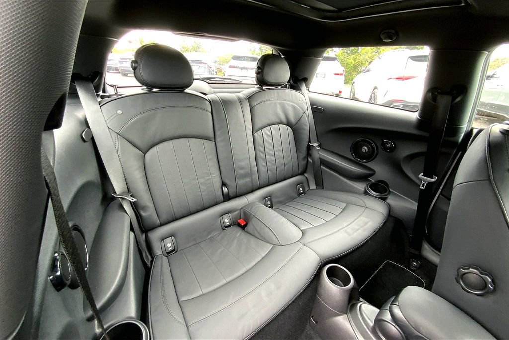 Used 2021 MINI Cooper SE w/ 8.8" Touchscreen Nav Package image 22