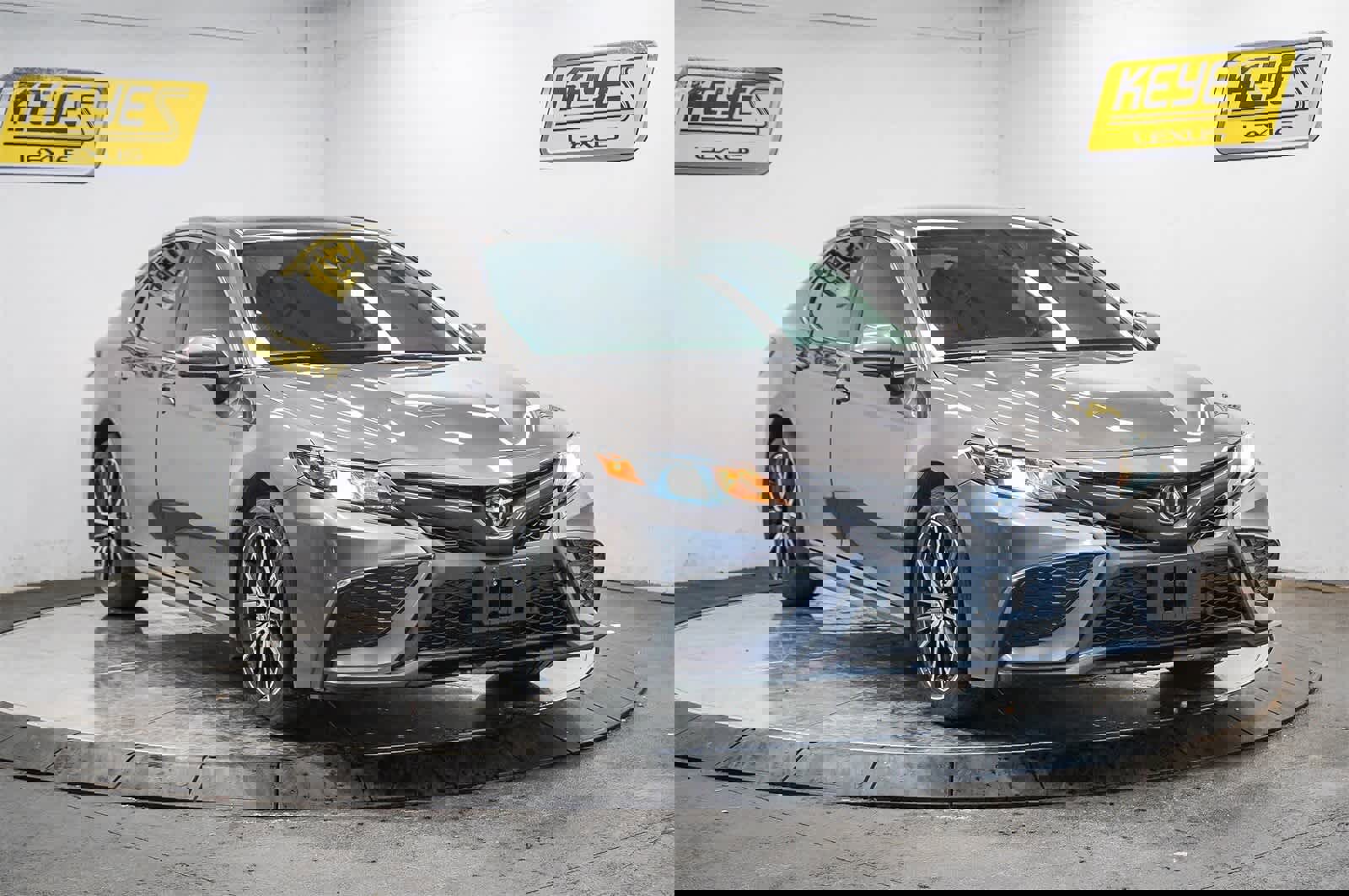 Used 2021 Toyota Camry SE image 5