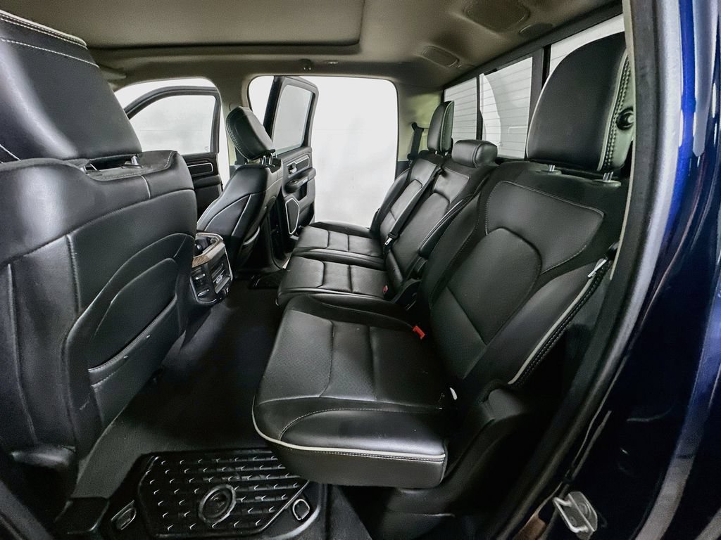 Used 2019 RAM 1500 Laramie AWD/4WD image 16