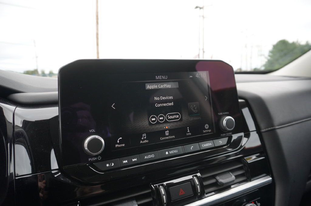 Used 2025 Nissan Pathfinder SV AWD/4WD image 16