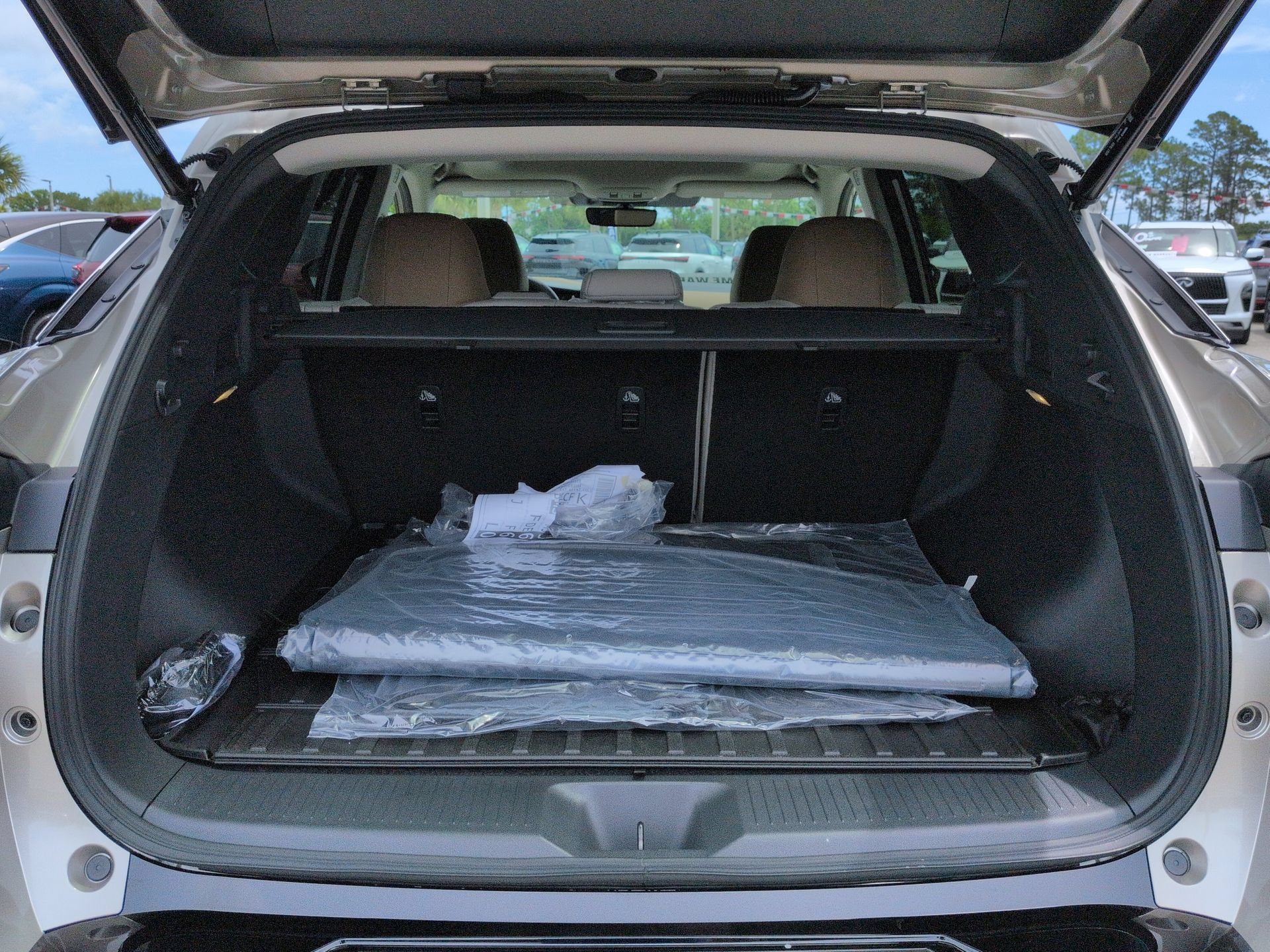 New 2026 Nissan Murano Platinum w/ Cargo Package AWD/4WD image 14