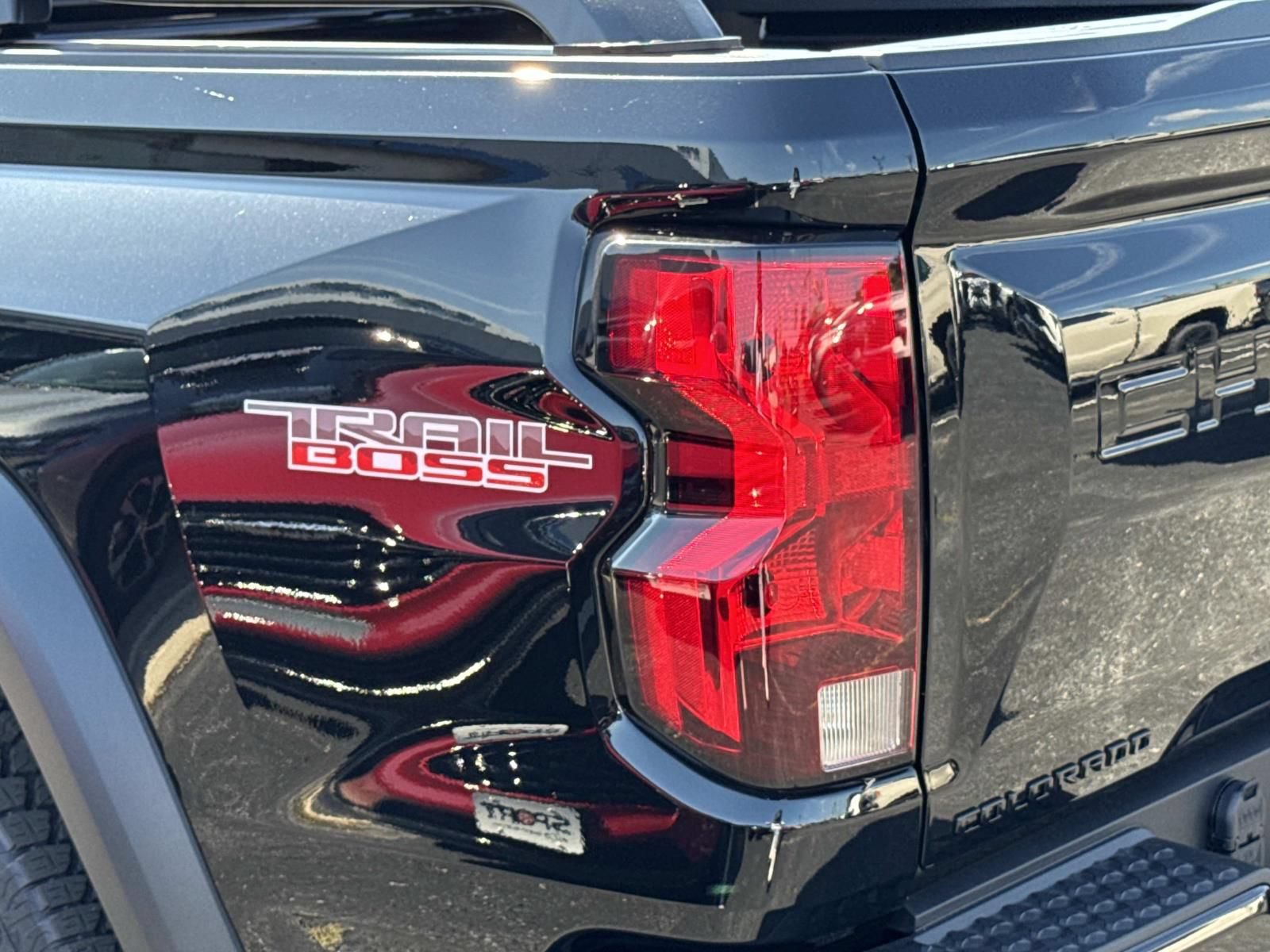 New 2026 Chevrolet Colorado Trail Boss w/ Midnight Edition AWD/4WD image 9