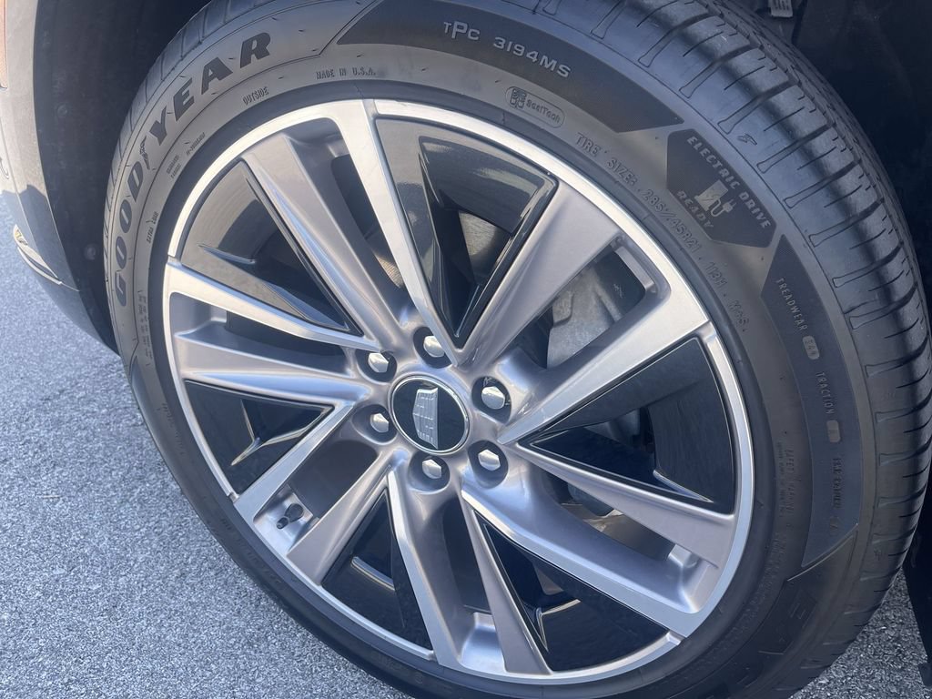 Certified 2026 Cadillac Vistiq Sport w/ LPO, Floor Liner Package AWD/4WD image 11