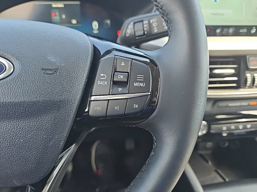 Used 2025 Ford Escape Platinum AWD/4WD image 13