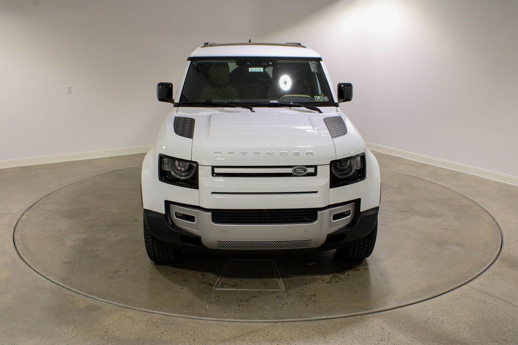 Used 2025 Land Rover Defender 110 S image 8