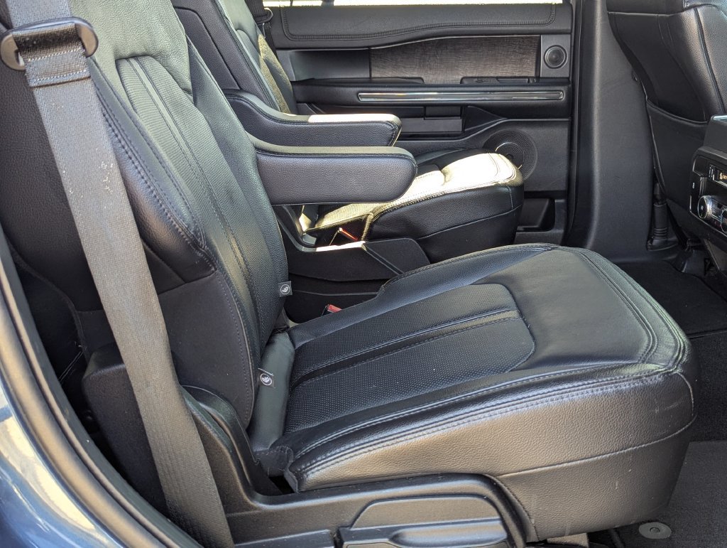 Used 2019 Ford Expedition Limited w/ Equipment Group 301A AWD/4WD image 27