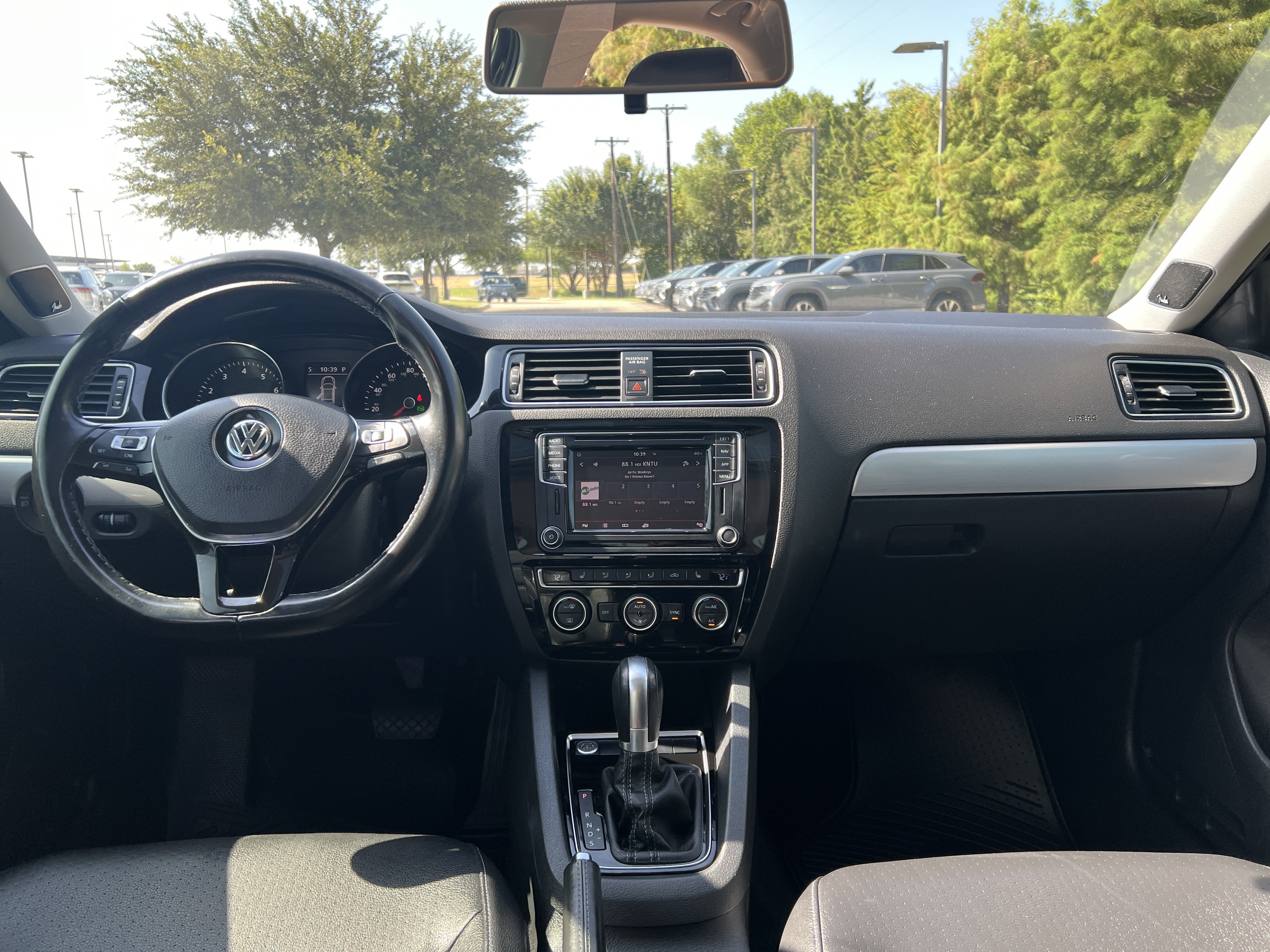 Used 2018 Volkswagen Jetta SEL FWD image 26