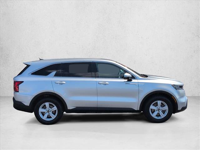 Used 2021 Kia Sorento LX FWD image 4