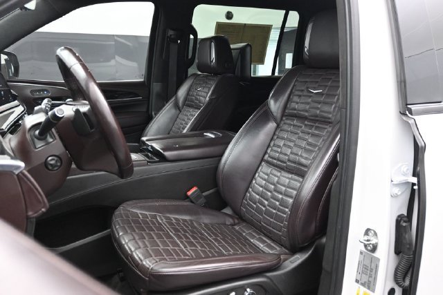 Used 2023 Cadillac Escalade ESV Sport Platinum w/ LPO, ONYX Package AWD/4WD image 6