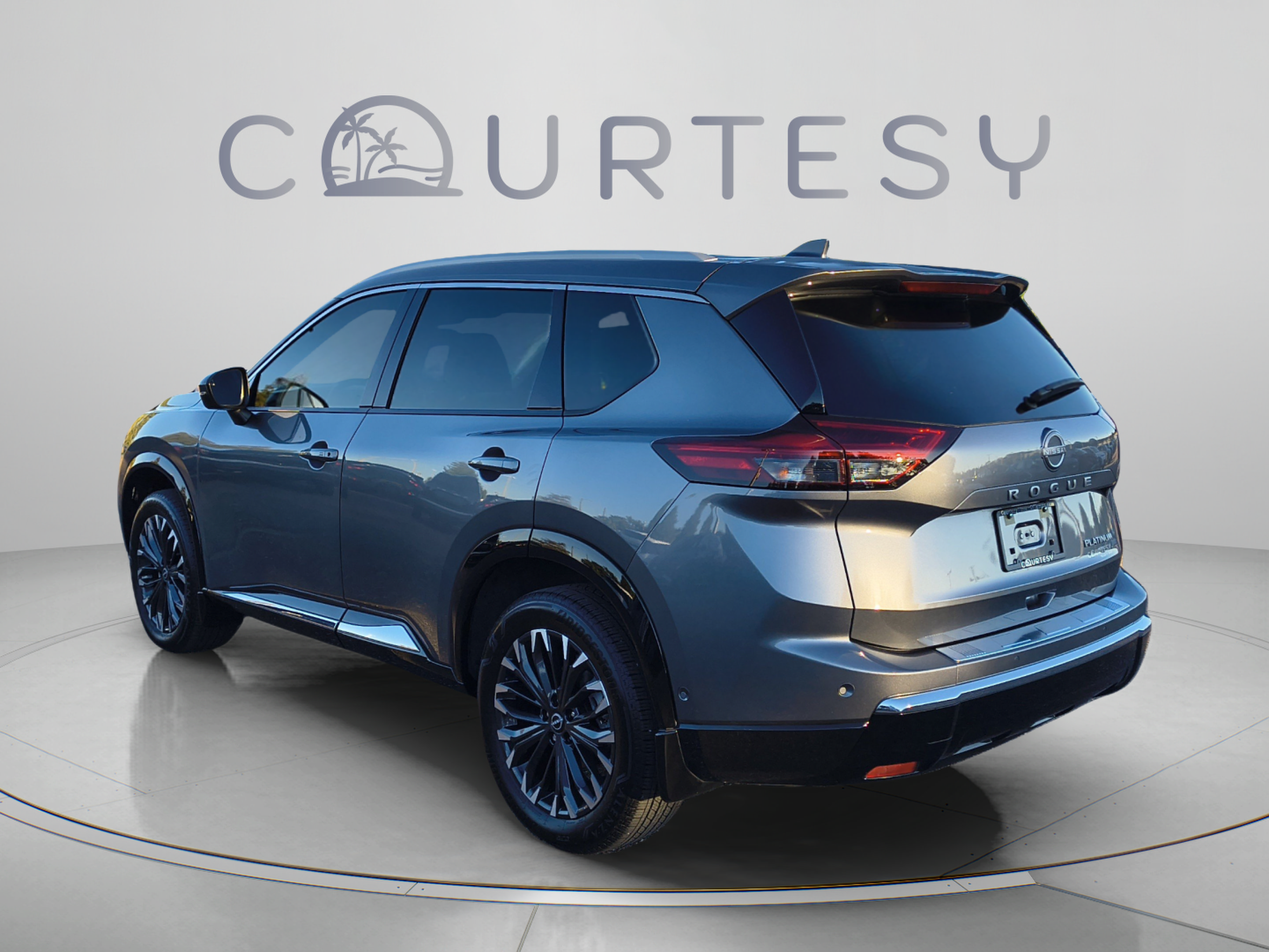 Certified 2024 Nissan Rogue Platinum FWD image 5