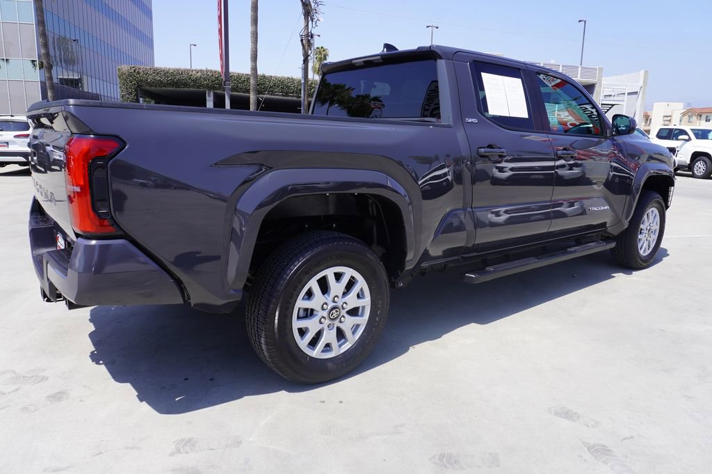 Certified 2025 Toyota Tacoma SR5 AWD/4WD image 7